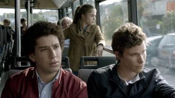 The jacket Kelly (Alice Isaaz) in The cream of the cream
