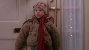 The pyjama red Kevin McCallister (Macaulay Culkin) in Mom ...