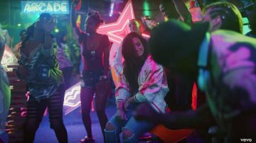 Le bomber porté par Demi Lovato dans son clip Sorry not Sorry