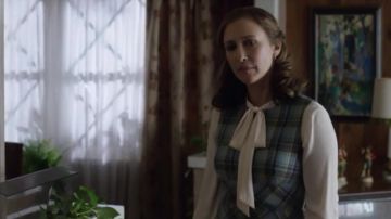 La robe de Lorraine Warren (Vera Farmiga) à la fin de Conjuring 2