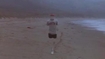 The t-shirt "the Invisible Man" in the Adventures of the Invisible Man