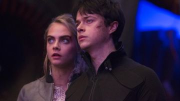 The jacket Laureline (Cara Delevingne) in Valeriana and the city of ten thousand planets