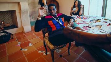 Gucci Mane - I Get The Bag feat. Migos [Official Music Video] 
