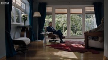 The carpet task of blood in Sherlock S04E02