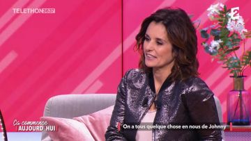 La veste bomber brillante de Faustine Bollaert dans l'émission Ça commence aujourd'hui
