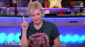 Camiseta de los Rolling Stones usada por Anne-Elisabeth Lemoine en el show C à vous del 15 de diciembre de 2017