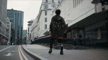 Le pantalon de Scarlxrd dans le clip Heart Attack