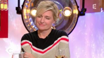 El jersey a rayas de Anne-Elisabeth Lemoine en C à Vous del 24/10/2017