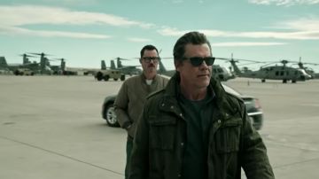 The sunglasses Matt Burn (Josh Brolin) in Sicario 2 : Soldado