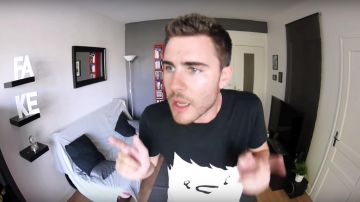 Le T-shirt de Cyprien dans sa vidéo Les Boss de 2011