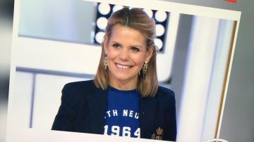 La veste bleu marine de Laura Tenoudji dans Télématin