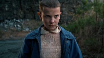 Jacket blue Eleven / 11 (Millie Bobby Brown) in Stranger Things S01E06