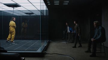 Le gilet zip porté par Ba­tou (Pi­lou Asbæk) dans Ghost in The Shell