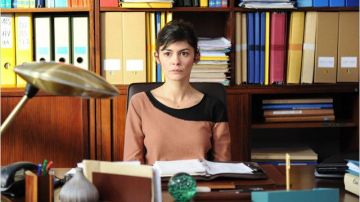 The sweater two-tone of Nathalie (Audrey Tautou) in the film The Delicacy