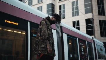 The jacket camouflage Scarlxrd in her video clip Heat Attack