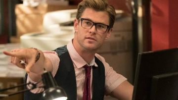 Eyeglasses worn by Kevin Beckman (Chris Hemsworth) as seen in Ghostbusters (2016)