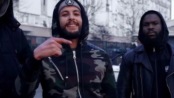 La veste camouflage de Hayce Lemsi dans son clip Havana
