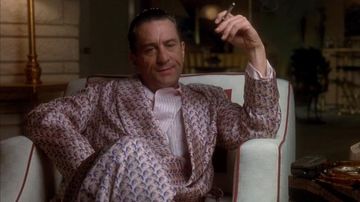 The dressing gown in pink silk of Sam Rothstein / Ace (Robert De Niro) in Casino
