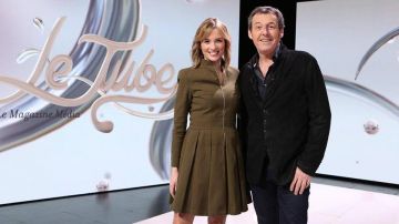 La robe kaki de Isabelle Ithurburu dans l'émission Le Tube du 03.03.2018