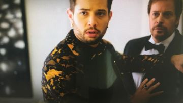 La veste de costume de Sam Jones / Sammy Jo (Raphaël de La Fuente) dans Dynastie S01E10