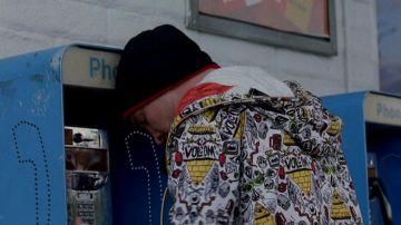 The sweatshirt Volcom Jesse Pinkman (Aaron Paul) in Breaking Bad S02E04