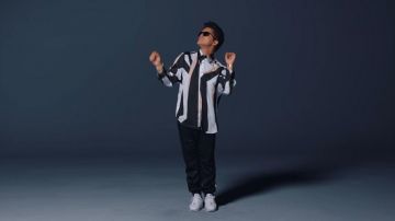 Sneakers Nike Classic Bruno Mars in his clip, That's What I Like |