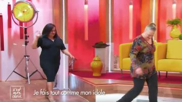 The projector shelf in the show It is my choice