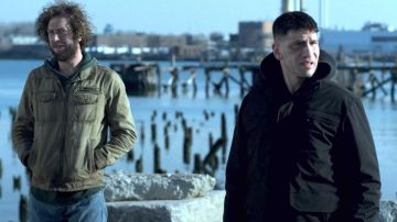 The black jacket hoody Frank Castle (Jon Bernthal) in Punisher S01E12