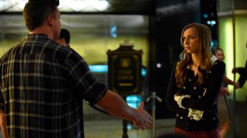 The sweatshirt Abel (Lauren Lapkus) in Lucifer S03E16