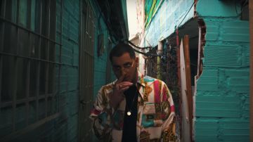 La camisa que lució Tortoz en su clip de camila