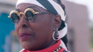 Les lunettes de soleil Oliver Peoples dans le clip Proud de 2 Chainz feat. YG, Offset