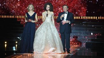 The blue dress of Sylvie Tellier during the election of Miss France 2018