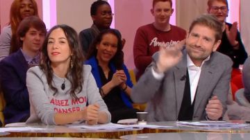 Le Pull Laissez moi danser par Janane Boudili dans Je t'aime etc. du 19/04/20018