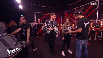 La veste en cuir /simili cuir délavée de Casanova (Yohann) dans The Voice