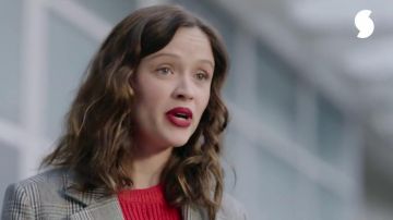 The red-lipped Manon Demissy (Marilyn Lima) in Skam France S02E08