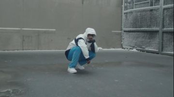 The jacket of Lefa in her video clip HOM