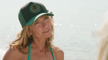 La casquette verte de Elise (Axelle Laffont) dans MILF