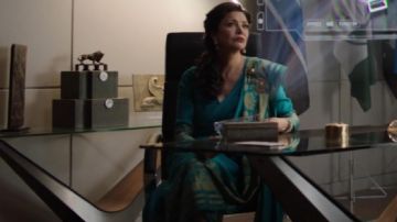 Modern Black Chair of Chrisjen Avasarala (Shohreh Aghdashloo) as seen in The Expanse S02E04