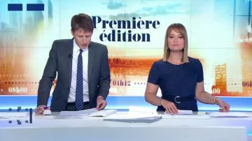 Le robe bleue portée par Adeline François dans La première édition de BFM TV
