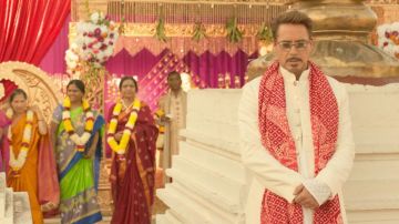 Sunglasses worn by Tony Stark (Robert Downey Jr) in the Indian wedding scene as seen in Spider-Man: Homecoming