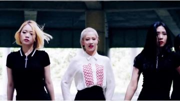 Kim Lip: Clothes, Outfits, Brands, Style and Looks | Spotern