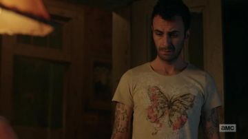 Paillettes Papillon T-Shirt porté par Cassidy (Joe Gilgun) dans Prédicateur S02E03