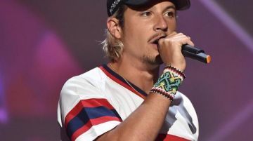 The bracelet Nekfeu aux Victoires de la musique 2016