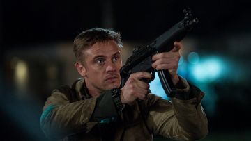 El reloj de Quinn McKenna (Boyd Holbrook) en The Predator 2018