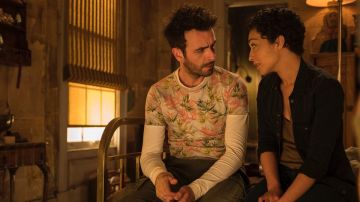 The t-shirt printed with palm leaves of Cassidy (Joseph Gilgun) in Preacher S02E13