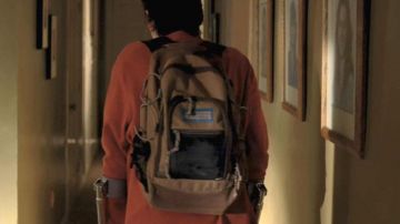Mochila usada por Walter White, Jr. (RJ Mitte) como se ve en la serie de televisión Breaking Bad S05E04