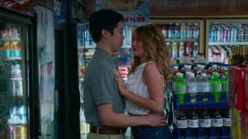 The blouse was sleeveless striped Patricia Bladell / Patty (Debby Ryan) in the Insatiable S01E01