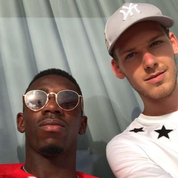 The sunglasses worn by Ousmane Dembélé on his account Instagram