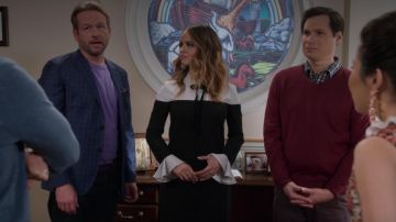 El vestido blanco y negro de Patty Bladell (Debby Ryan) en Insaciable S01E08