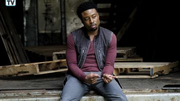Vest worn by Wilt Bozer (Justin Hires) as seen in MacGyver S03E01